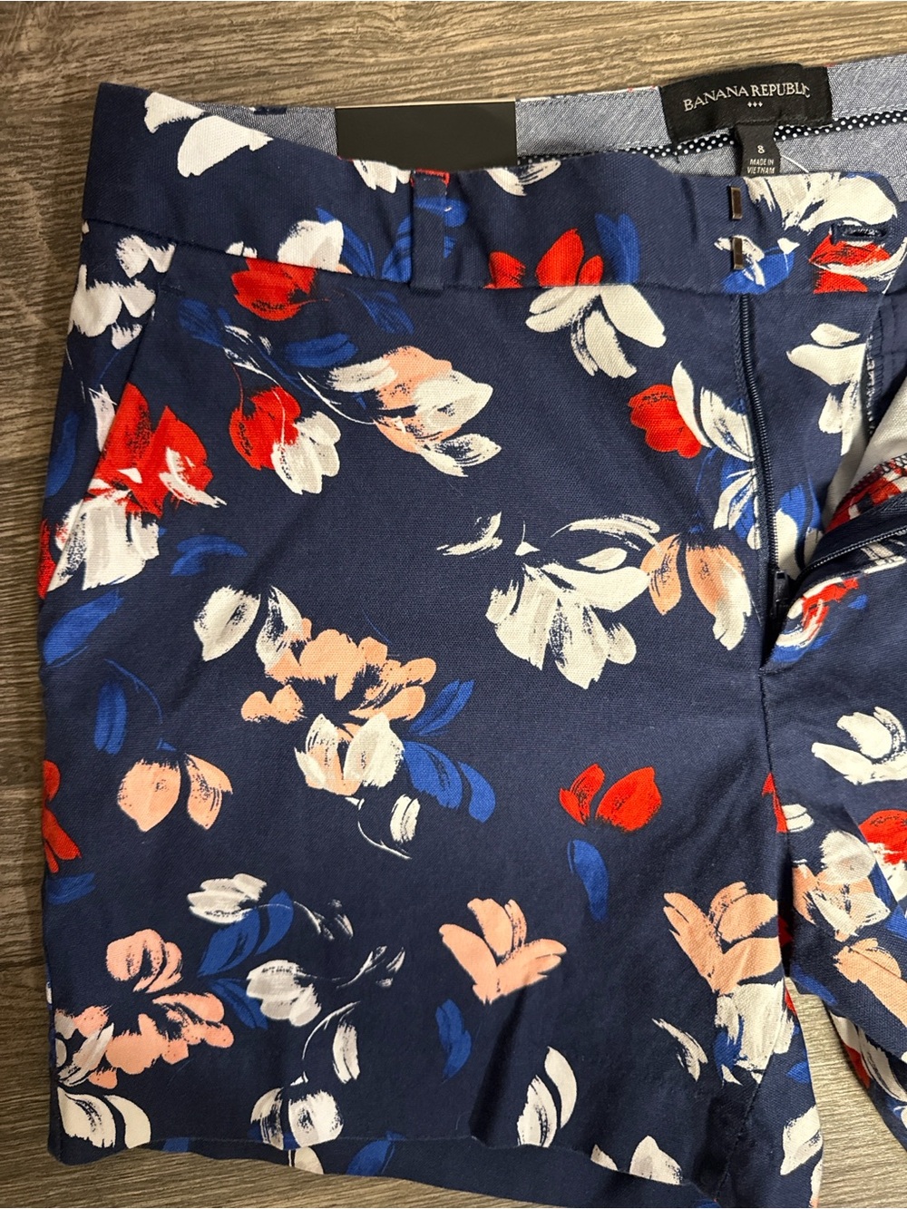 Banana Republic Navy Floral 5” Shorts Size 8 NWT - Picture 6 of 8